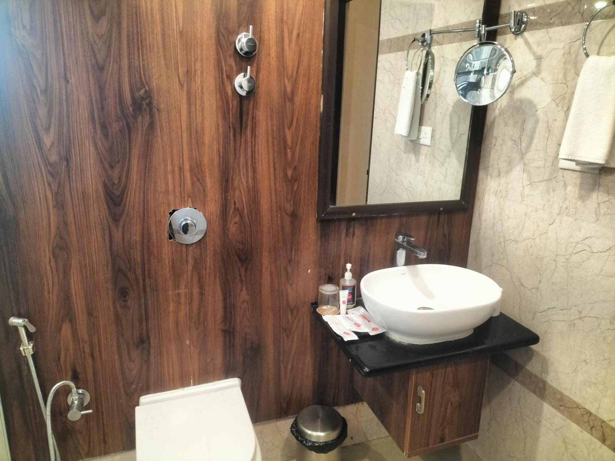 Zip By Spree Hotels Surabi International Vellore Exterior foto